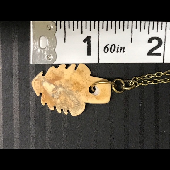 Hand carved Natural Agate Stone Pendant - Picture 8 of 9